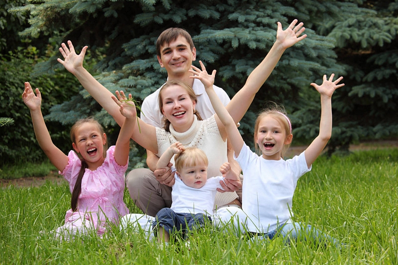 Многодетные семьи Новороссийска получат по 5 тысяч рублей на каждого ребенка-школьника 