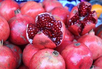 Без шума, пятен и грязи: идеальная техника чистки спелого граната