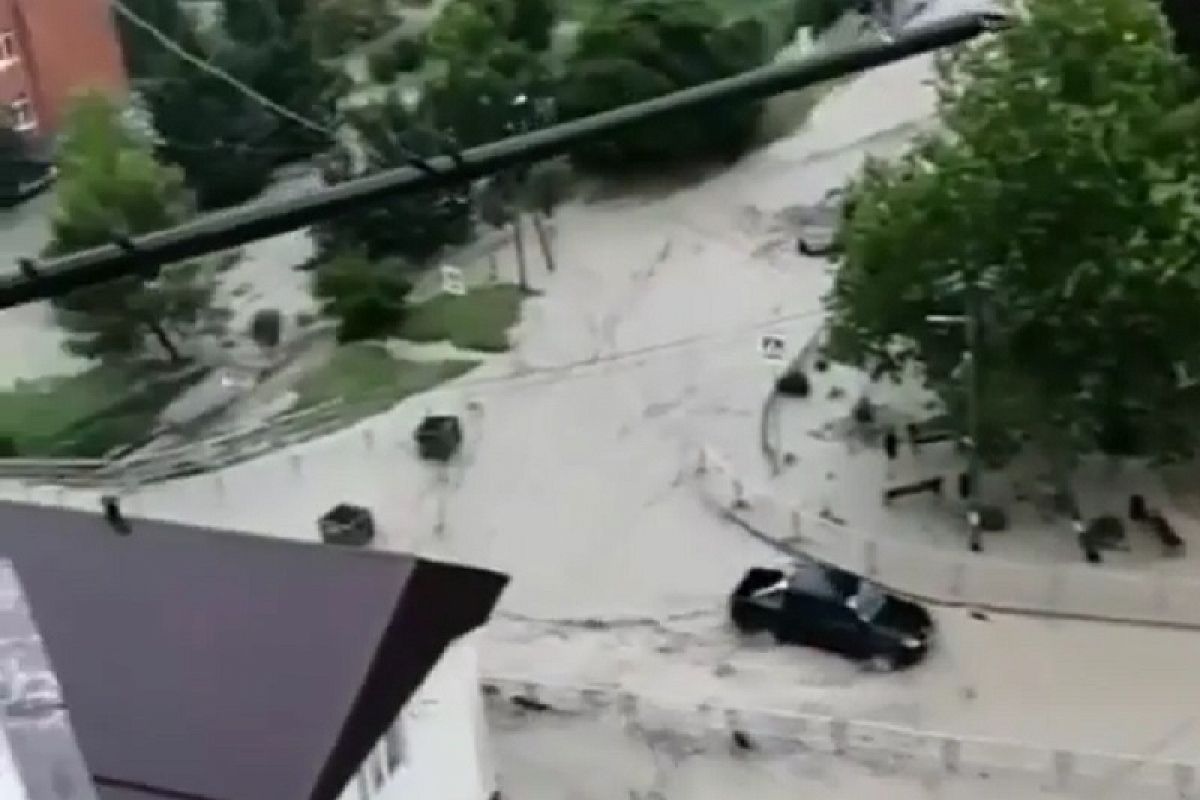 В Туапсинском районе ограничено движение на федеральной трассе между поселками Небуг и Агой