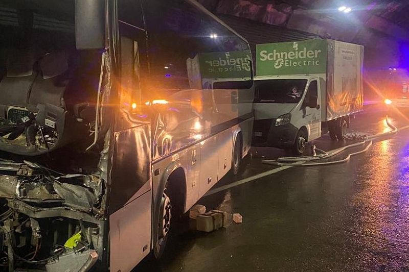 Число пострадавших в ДТП с экскурсионным автобусом в Сочи возросло до 19