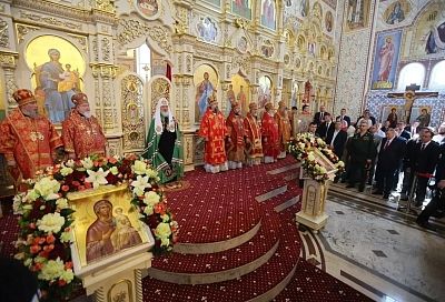 Патриарх Московский и всея Руси Кирилл совершил богослужение в храме Рождества Христова в станице Динской