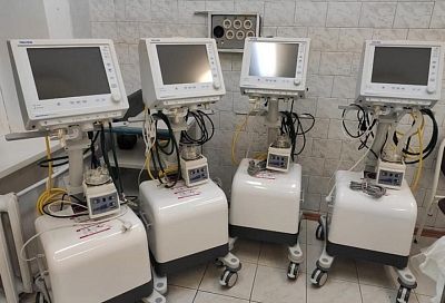 Пять больниц Краснодарского края получили новые аппараты искусственной вентиляции легких