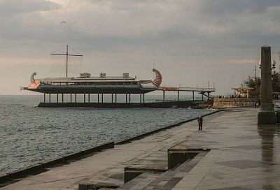 Отель как курорт: каждый третий турист в Крыму готов платить больше за отдых внутри комплекса 