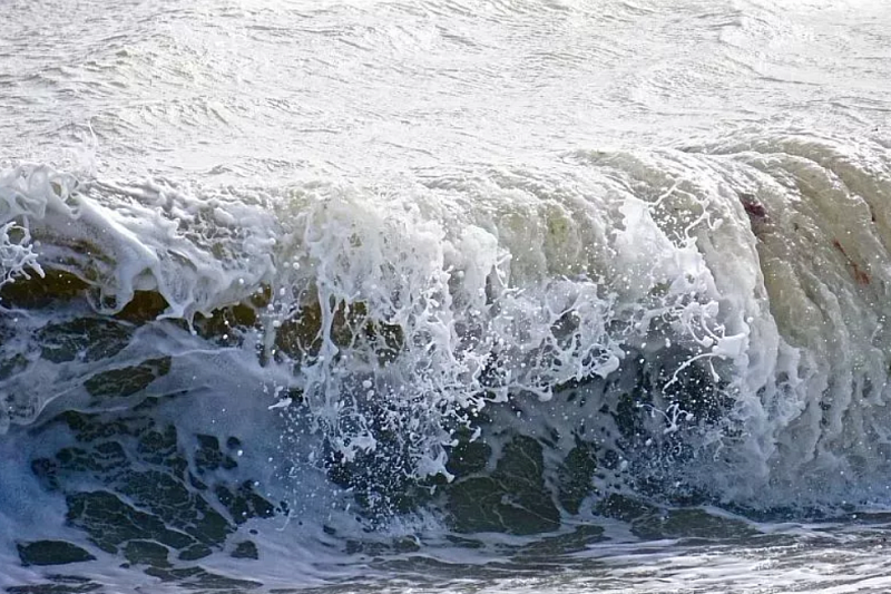 Пятиметровые волны и тягун: шторм ожидается в Черном море у берегов Туапсе
