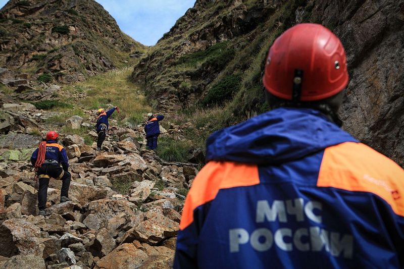 Туристки из Краснодарского края пострадали при камнепаде на Эльбрусе