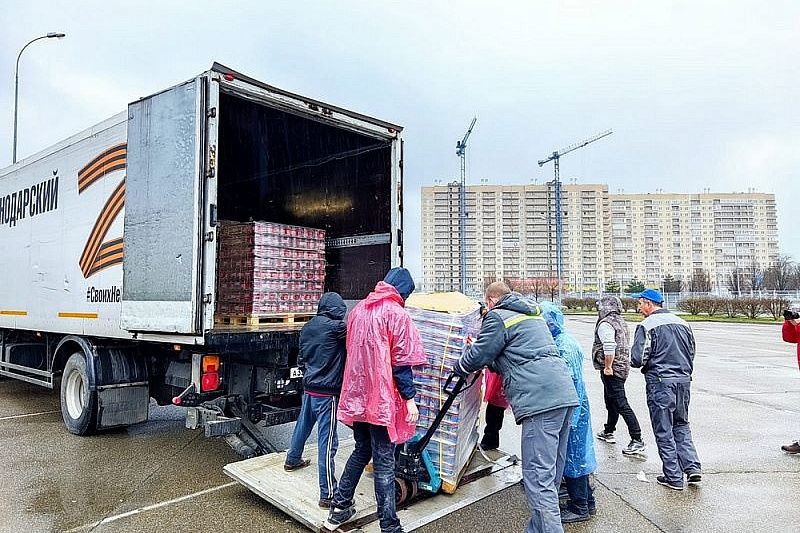 Более 300 тонн гуманитарной помощи передала Кубань жителям Донбасса и Херсонской области