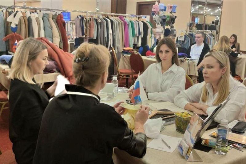 Швейные фабрики Краснодарского края представляют свои коллекции на выставке в Москве