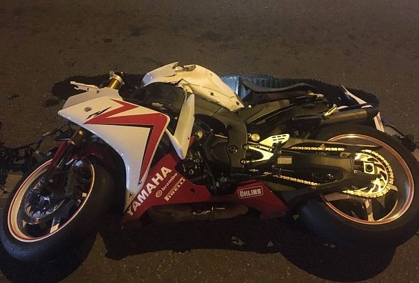 Мотоциклист погиб в ночной аварии в Краснодаре