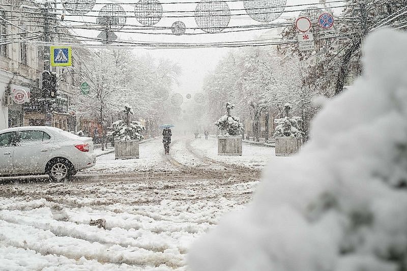 В Краснодарском крае продлено штормовое предупреждение о снегопаде