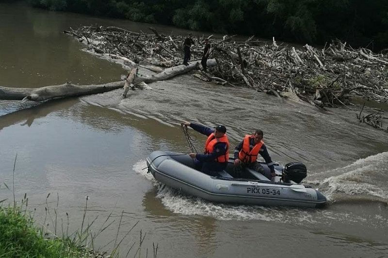 Унесенный течением реки 11-летний подросток найден. Он погиб