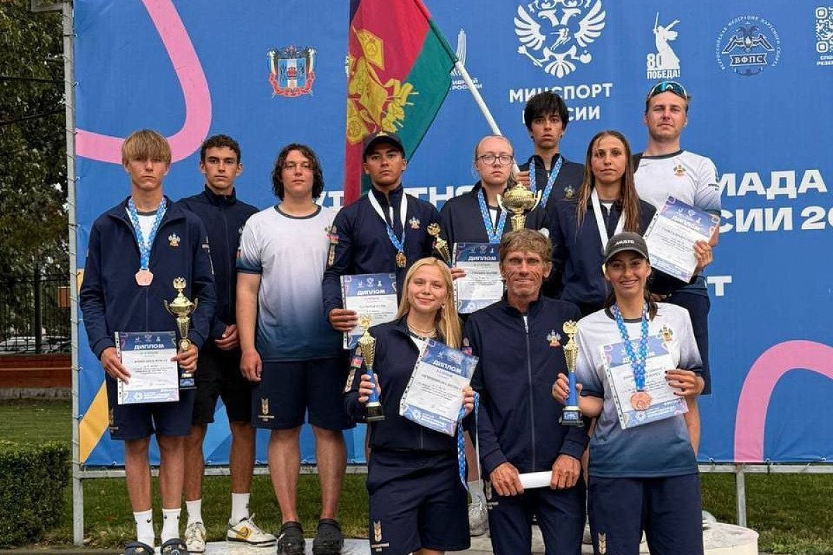 1 золотую, 1 серебряную и 3 бронзовые медали завоевали кубанские яхтсмены на соревнованиях в Таганроге