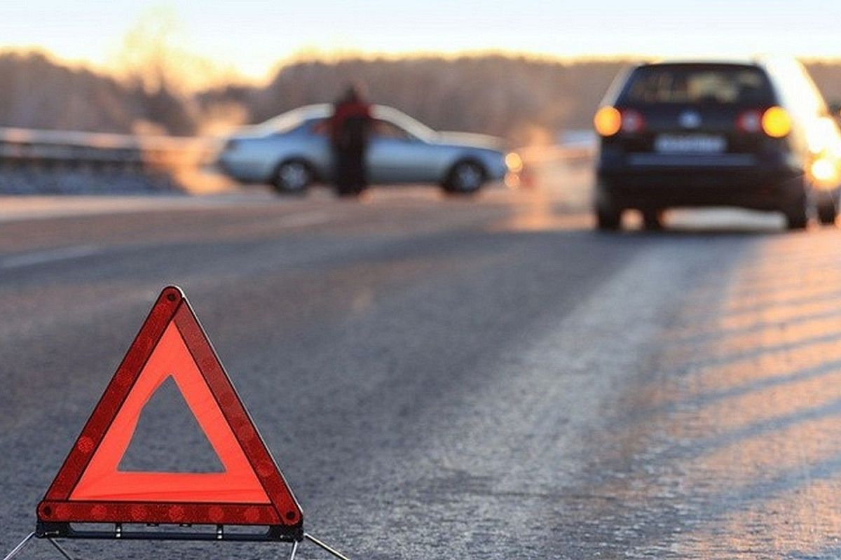 В Краснодаре произошло массовое ДТП с участием маршрутки и двух автомобилей