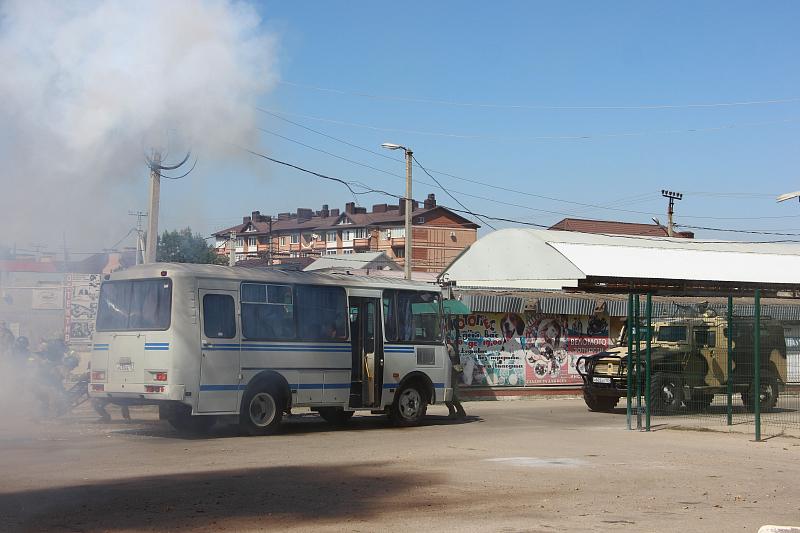В Краснодарском крае правоохранители освобождали заложников из захваченного «террористами» автобуса