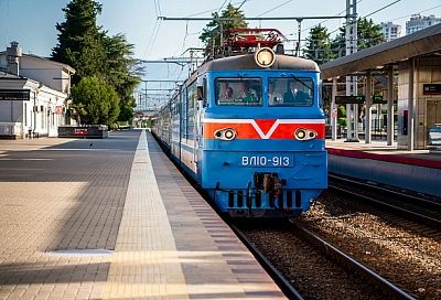 Движение туристического поезда «Сочи» по маршруту Туапсе-Гагра возобновится 30 апреля