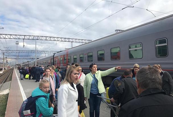 Размещенные в гостиницах Краснодара пассажиры поездов отправились в Адлер 
