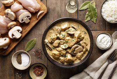 Курица в сливочно-грибном соусе: нежно, сочно и по-новому