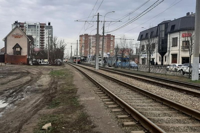 На улице Минской в Краснодаре по просьбам жителей построят тротуар