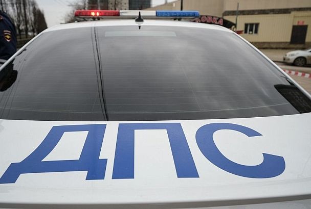 В Славянске-на-Кубани водитель на Nissan насмерть сбил сидевшую на дороге женщину
