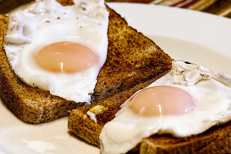 Проснись и ешь: самые простые и полезные завтраки от известного эндокринолога