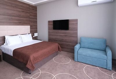 Жителей домов вблизи горящего в Туапсе НПЗ из эвакуационного пункта перевозят в гостиницу 