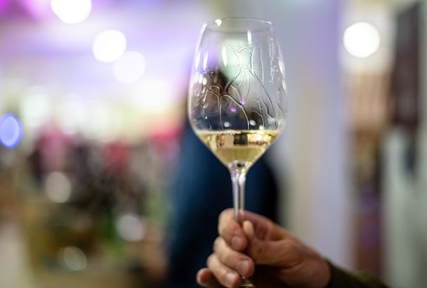 Виноделы призвали власти вести пошлины на ввоз вина из стран НАТО в Россию