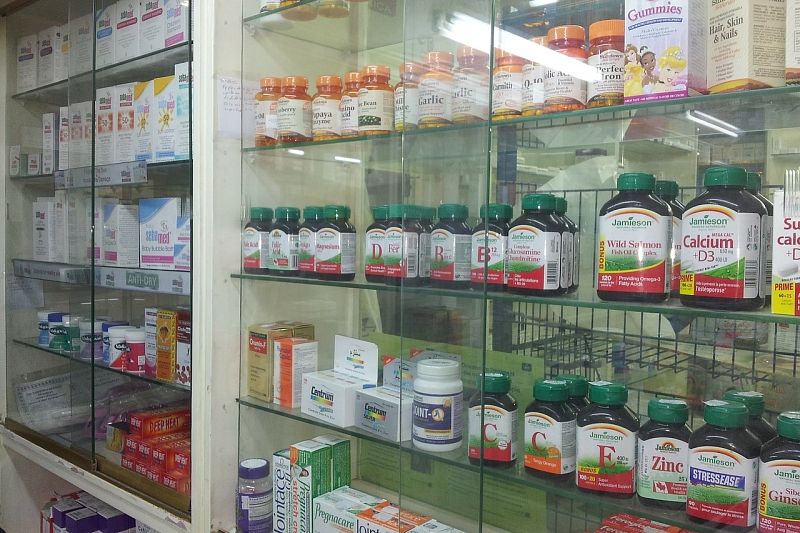 Россиянам не советуют бездумно скупать лекарства в аптеках