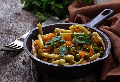 Макароны не варим, а тушим с овощами за 10 минут: готовьте сразу больше - это очень вкусно!