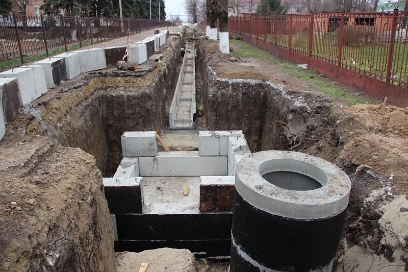 Строительство теплотрассы продолжается в Ленинградском районе