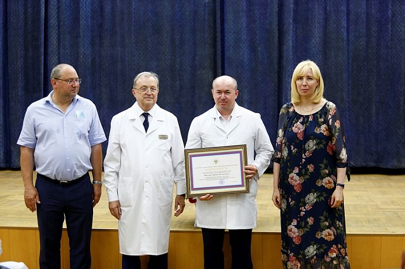 Медработники краевого госпиталя для ветеранов получили благодарности вице-губернатора Кубани