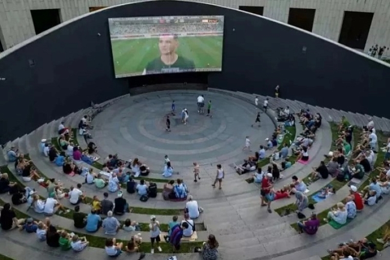 Футбол возвращается: в амфитеатре парка Галицкого покажут матч «Краснодара» с «Пари НН»