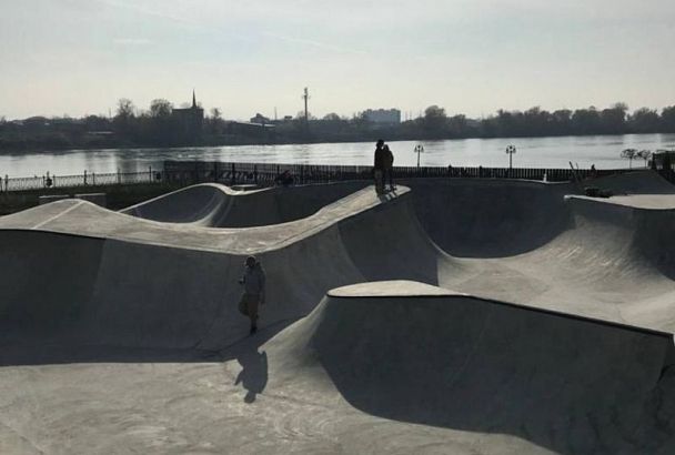 Бетонный скейт-парк построили в Юбилейном микрорайоне Краснодара  