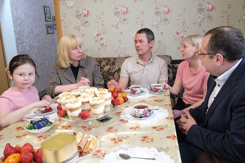 Вице-губернатор Кубани Анна Минькова встретилась с семьями, получившими государственную помощь на основании социального контракта
