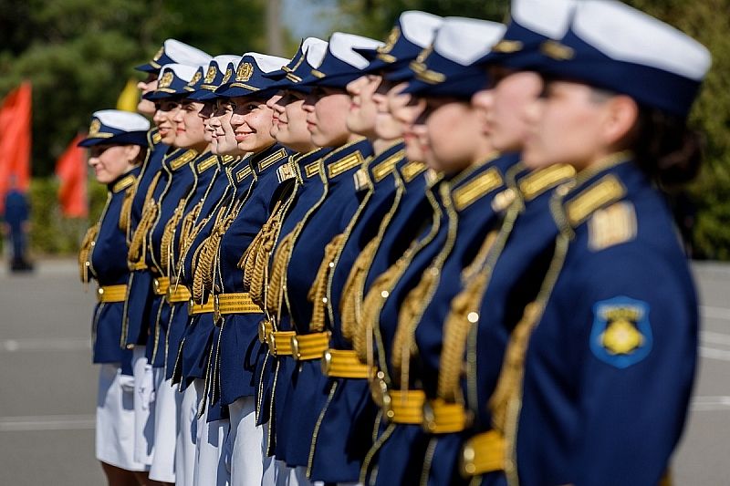 Первые летчицы-истребители ВКС: курсантки Краснодарского авиаучилища смогут сесть за штурвал через два года