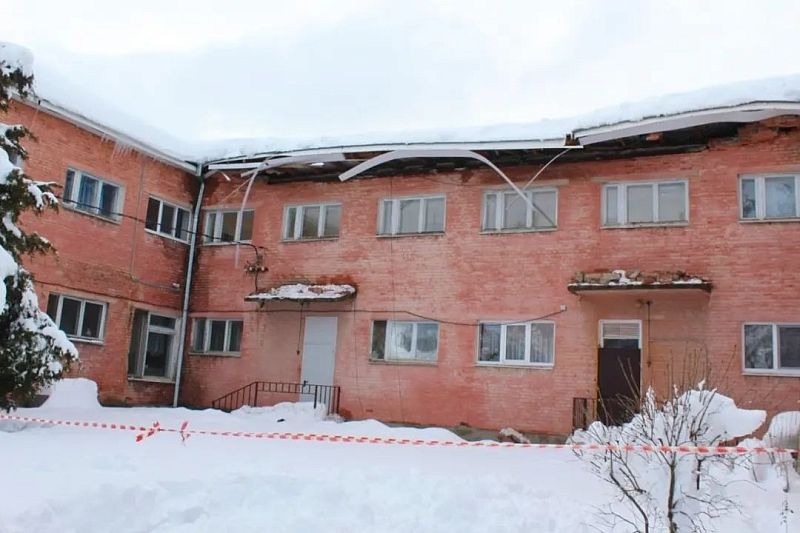В Северском районе закрыли детский сад после обрушения крыши