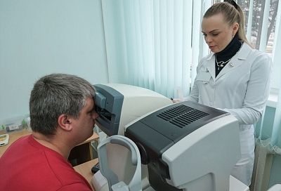 Пора к офтальмологу: почему мушки и туман в глазах нельзя игнорировать