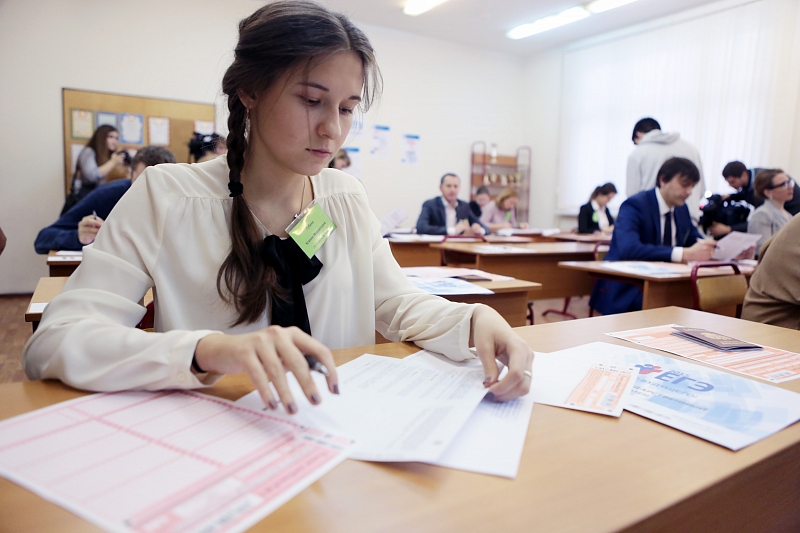 Школьники во всех регионах России будут сдавать ЕГЭ по единому расписанию