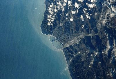 Фото с борта МКС: космонавт Шкаплеров опубликовал необычный снимок Туапсе