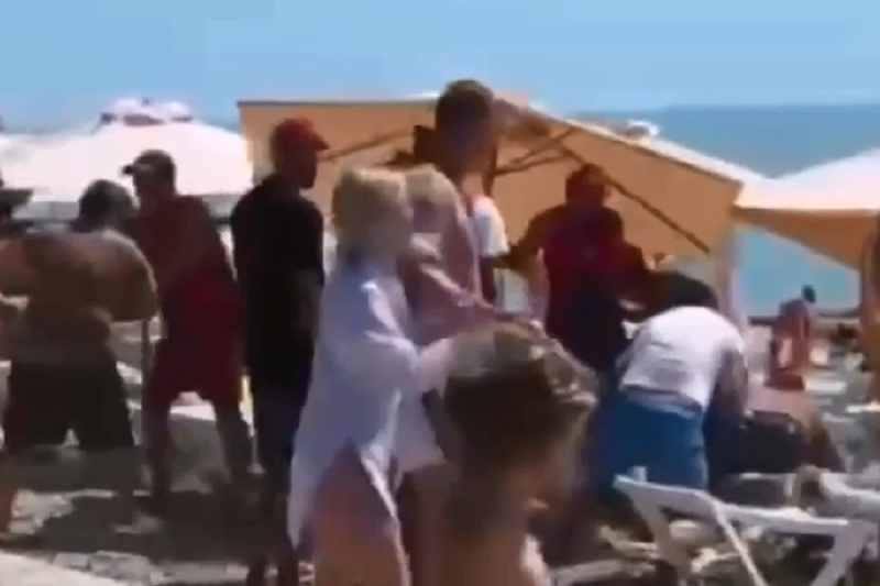 На пляже в Сочи сильно избили 23-летнего туриста из Минска