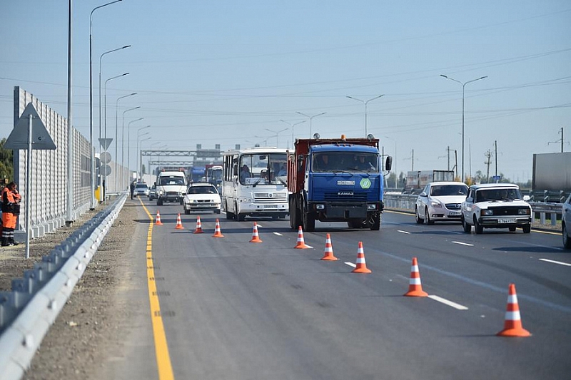 Ограничивать движение машин в связи со строительством трассы от Краснодара к Крымскому мосту не будут