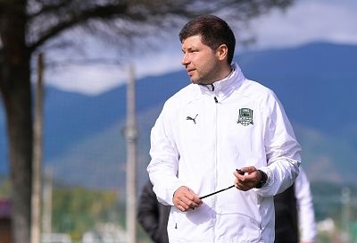 Экс-тренер «Краснодара» Мусаев пожаловался на сокращение зарплаты после переезда из России