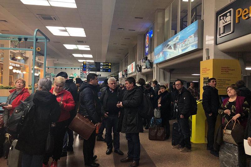 Из-за густого тумана в аэропорту Краснодара задержано 15 рейсов