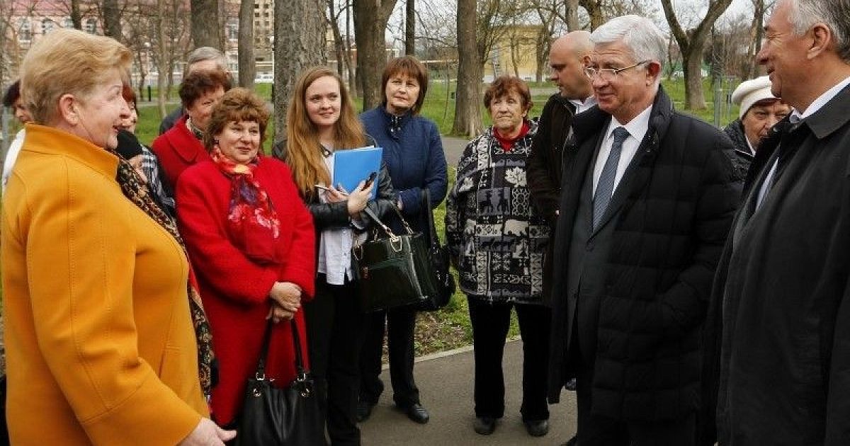 Жители г краснодар. Жители Краснодара. Жители Краснодара фото. Евланов с женой фото.