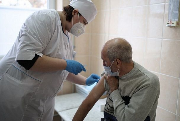 Более 2 млн жителей Краснодарского края привились от гриппа
