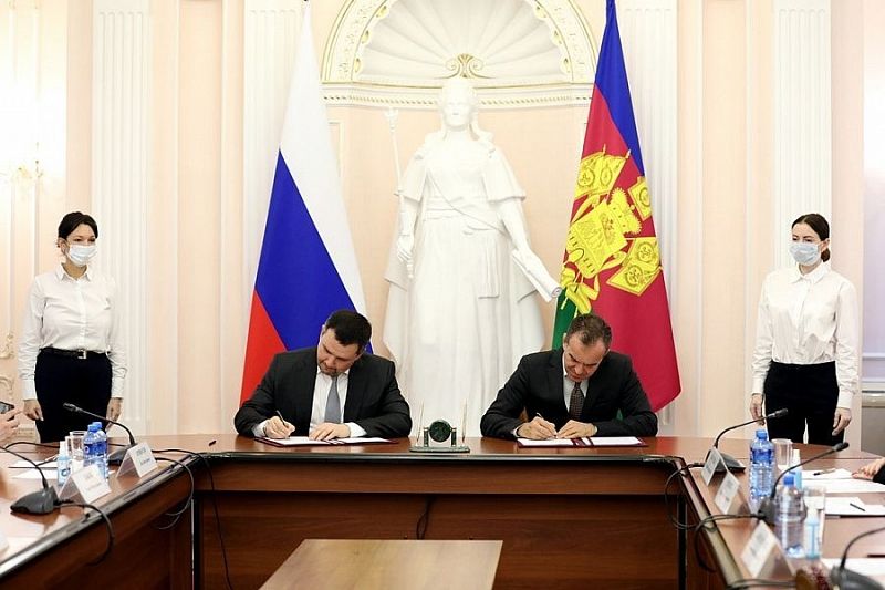 Губернатор Краснодарского края и генеральный директор «Почты России» подписали соглашение о реконструкции пансионата в Геленджике