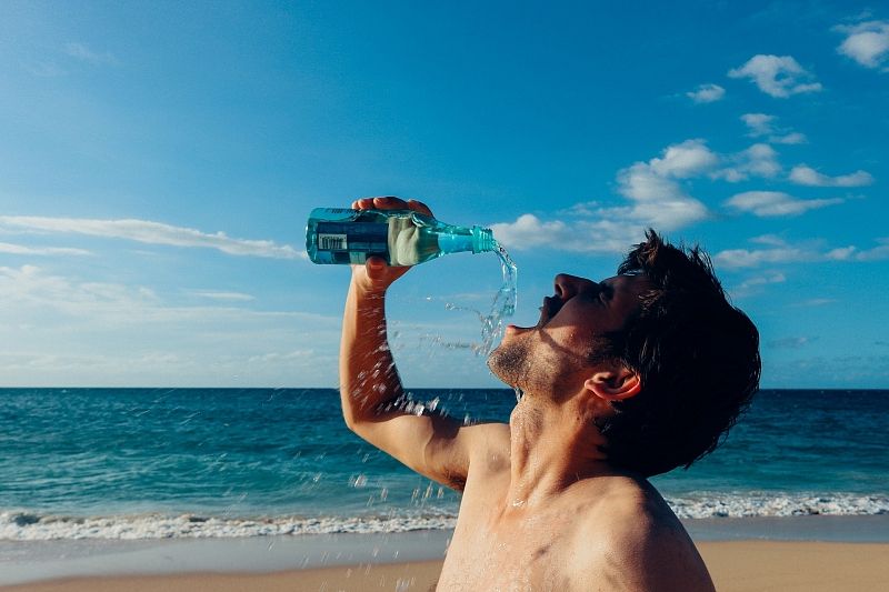 Два простых способа проверить, достаточно ли вы пьете воды каждый день