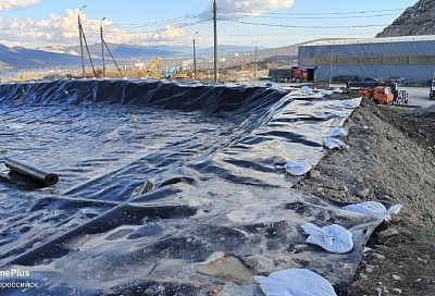 На горящей в Новороссийске свалке организовали площадку временного накопления