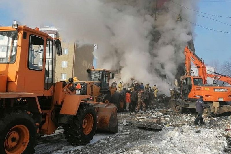 Семь человек погибли при взрыве газа в жилом доме на Сахалине