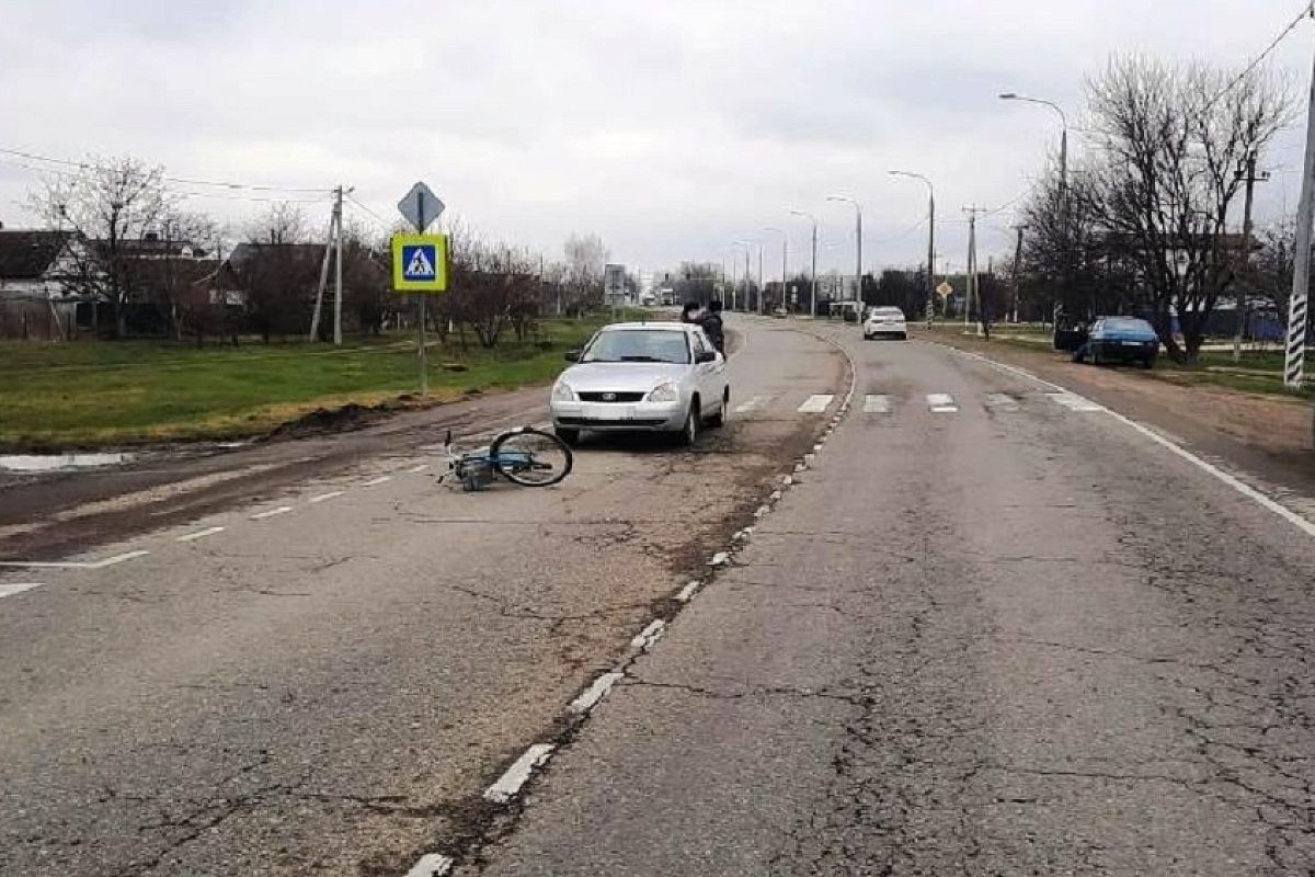 Пенсионер на «Ладе Приоре» сбил женщину на пешеходном переходе