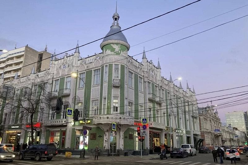 Губернатор Вениамин Кондратьев поручил отремонтировать фасад старинного особняка в центре Краснодара  