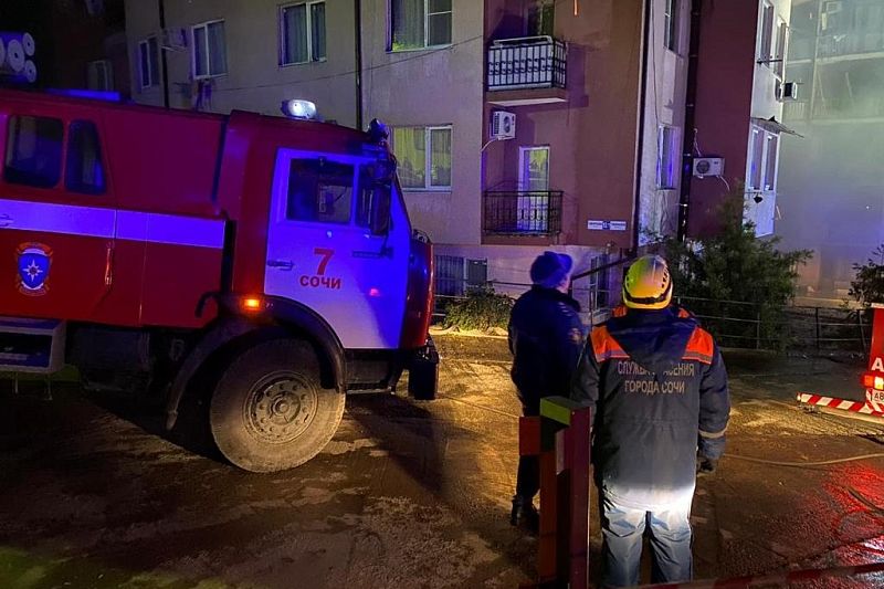 В Сочи организовали пункт размещения для жильцов пострадавших в пожаре квартир